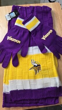 NWT Minnesota Vikings Scarf & Gloves Set NFL Winter Knit Purple Yellow One Size